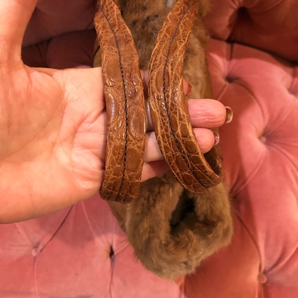 PRADA’S UNSPOKEN LUXURY - Picture 3 of 8